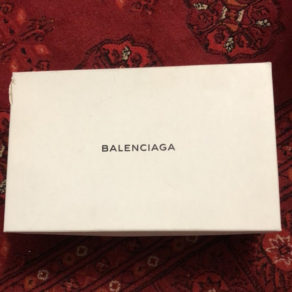 BALENCIAGA EMPTY BOX FOR SHOES - Picture 2 of 6